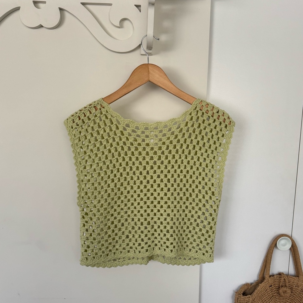Green Crochet Sleeveless Top - Picture 3 of 3